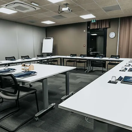 酒店 坎帕尼尔罗恩梅尔莫兹旅馆 3*