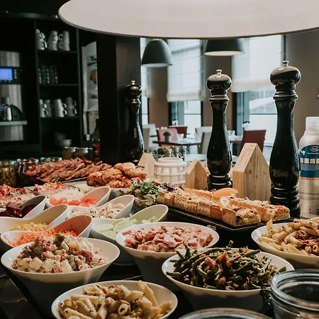 坎帕尼尔罗恩梅尔莫兹旅馆