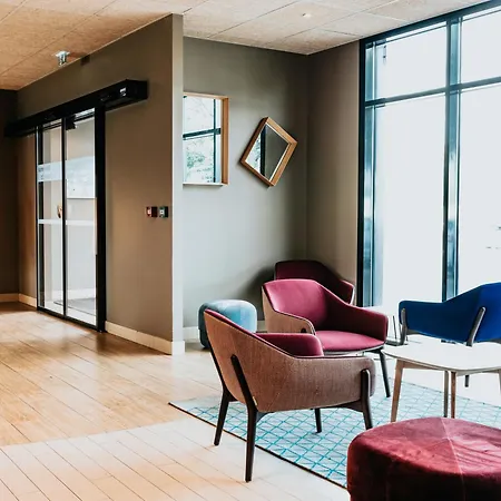 Ibis Centre Rive Gauche Mermoz Otel 3*
