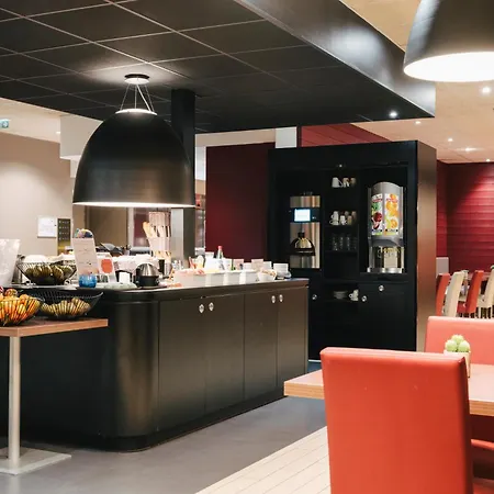 Ibis Centre Rive Gauche Mermoz Готель 3*