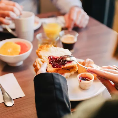 Ibis Centre Rive Gauche Mermoz 3*