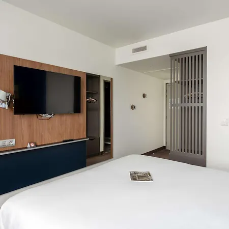 Ibis Centre Rive Gauche Mermoz Готель