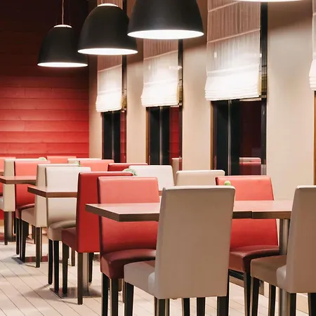 Ibis Centre Rive Gauche Mermoz ホテル 3*