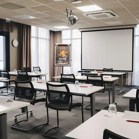Ibis Centre Rive Gauche Mermoz Otel 3*