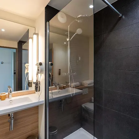 فندق Ibis Centre Rive Gauche Mermoz روان