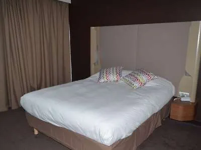 Ibis Centre Rive Gauche Mermoz Hotel