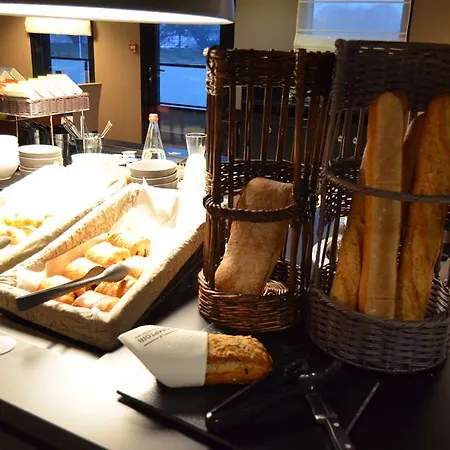 Ibis Centre Rive Gauche Mermoz Hotel