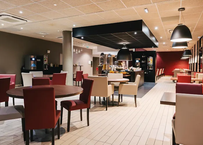 Ibis Centre Rive Gauche Mermoz 3*