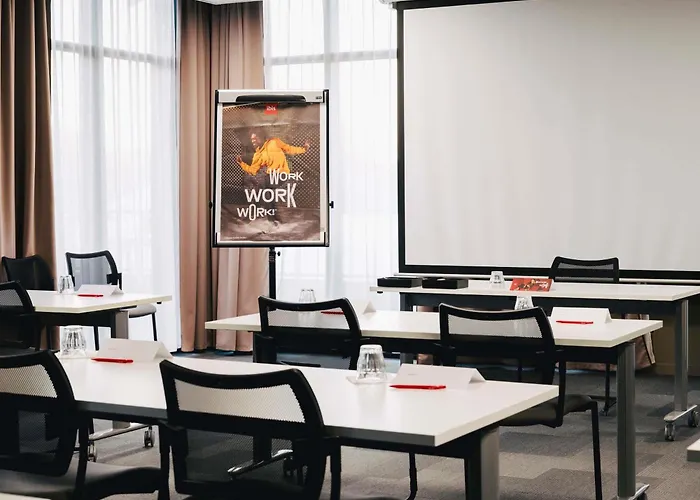 Ibis Centre Rive Gauche Mermoz 3*